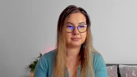 Snapshot of caterinnakat chatting on February 10, 10:20 am Kat online show from February 10, 10:20 am