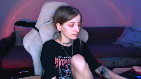 Snapshot of cath_dysphoria_ chatting on February 14, 9:43 pm CATH online show from February 14, 9:43 pm