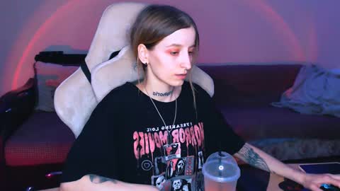 Snapshot of cath_dysphoria_ chatting on February 15, 12:48 am CATH online show from February 15, 12:48 am