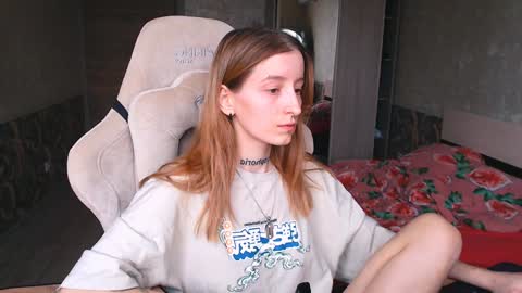 Snapshot of cath_dysphoria_ chatting on December 6, 8:10 am CATH online show from December 6, 8:10 am