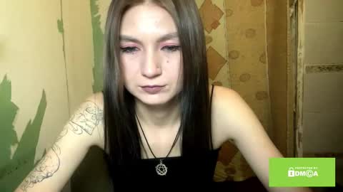 Lola online show from November 11, 9:39 pm