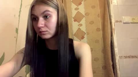 Lola online show from October 19, 9:19 pm