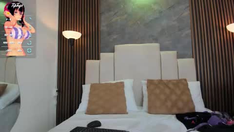 catiusca_reyes_03 online show from February 18, 1:00 pm