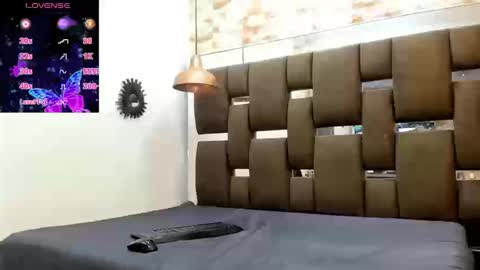 Snapshot of cattaleyaqueen_ chatting on September 15, 3:24 pm cattaleyaqueen_ online show from September 15, 3:24 pm
