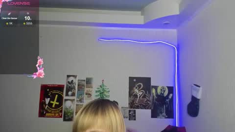 cattie_w_ online show from January 16, 1:36 am