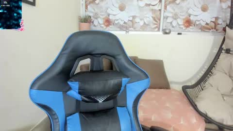 Snapshot of caty_sex4u chatting on March 8, 11:48 am caty online show from March 8, 11:48 am