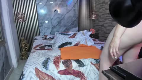 Caty online show from December 4, 6:44 pm