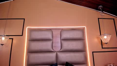 caylincollins online show from October 23, 3:52 am