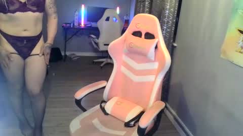 Mercedes1993 online show from January 8, 11:19 pm