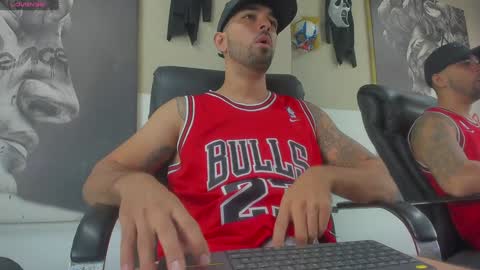 Snapshot of ceasar_live chatting on December 9, 2:39 pm ceasar online show from December 9, 2:39 pm