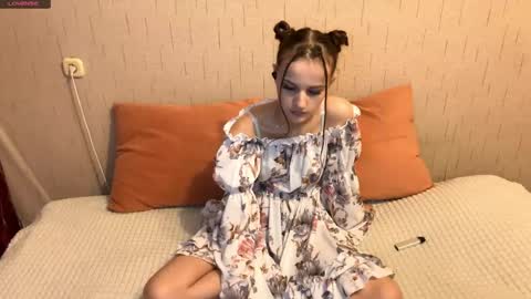 Gina and Dora online show from March 23, 1:16 pm