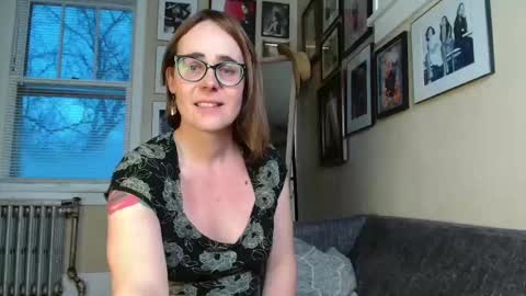 Cecily Saint Claire online show from February 14, 2:33 pm