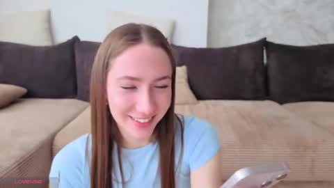 Josie Manesi online show from April 16, 6:13 am