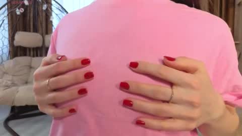 Josie Manesi online show from November 15, 6:37 am