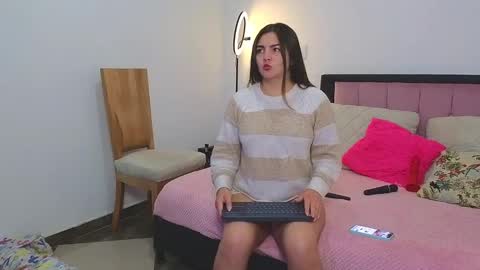 Snapshot of celeste_1star chatting on February 26, 3:14 am celeste_1star online show from February 26, 3:14 am