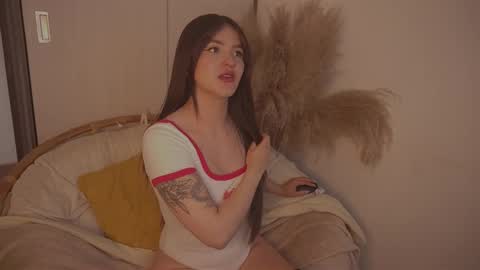 Diane Independent model online show from October 3, 8:39 pm