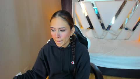 SARA  online show from March 31, 11:54 am