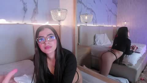 Snapshot of celeste_evanzz chatting on September 16, 8:01 pm Celeste online show from September 16, 8:01 pm