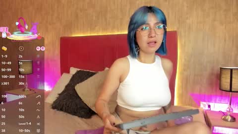 celeste_wood_ online show from October 1, 1:21 pm