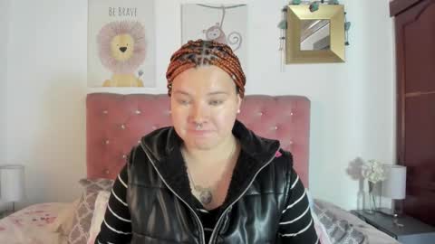 Snapshot of celesteredds chatting on September 16, 11:34 am Celeste online show from September 16, 11:34 am