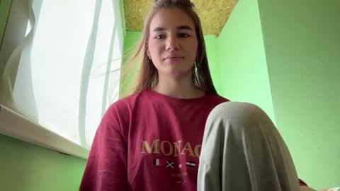 Julia online show from July 18, 3:19 am