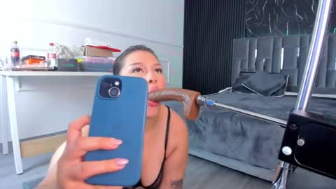 Snapshot of celesttebloom chatting on March 4, 4:27 am Celeste Bloom online show from March 4, 4:27 am