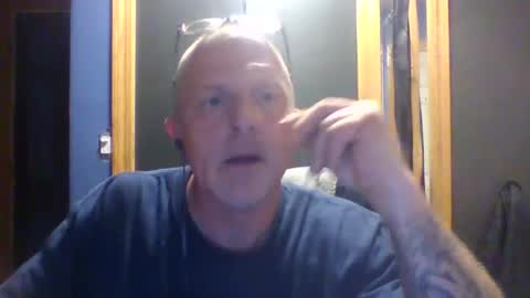 chadsters123 online show from June 2, 1:40 am
