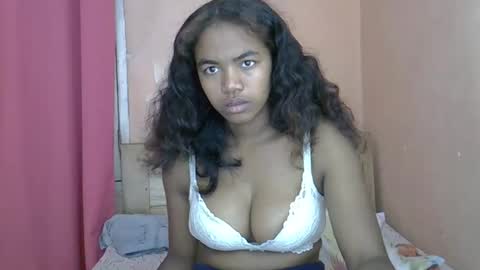 chaitee00 online show from May 1, 10:26 pm