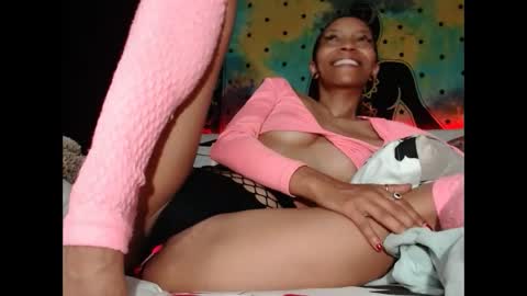 Snapshot of chaneel_ chatting on January 23, 10:44 pm Chanel M. online show from January 23, 10:44 pm