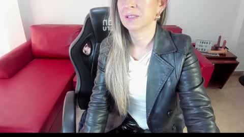 Snapshot of chanel_gold chatting on January 28, 3:46 pm          online show from January 28, 3:46 pm