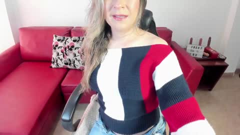 Snapshot of chanel_gold chatting on December 26, 4:14 pm          online show from December 26, 4:14 pm