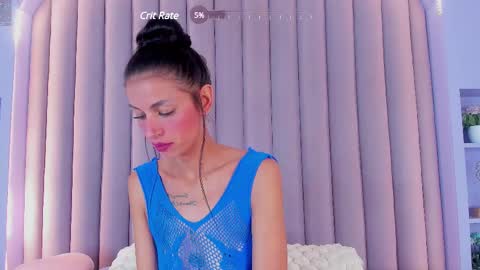 Snapshot of chaneladamss_ chatting on February 25, 8:21 pm C H A N E L online show from February 25, 8:21 pm