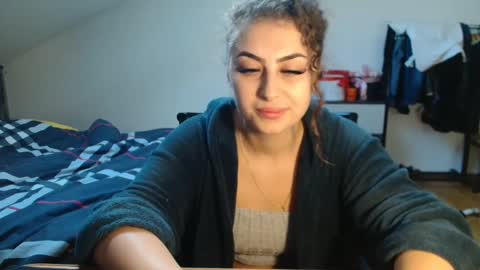 Stephanieblisss online show from February 6, 9:43 am