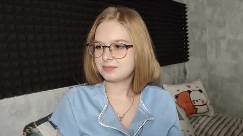 Lia online show from March 3, 7:26 am