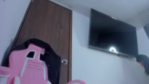 Snapshot of chanellgv chatting on February 27, 7:58 pm Chanell online show from February 27, 7:58 pm
