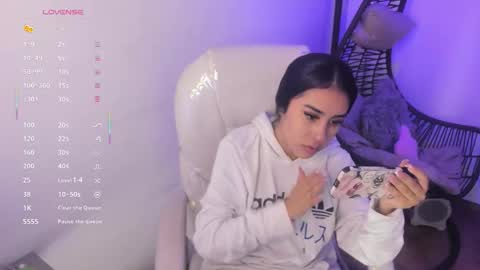 Chantall online show from November 24, 4:22 am