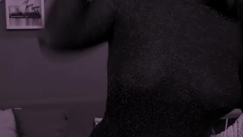 The Queen online show from December 14, 9:15 am