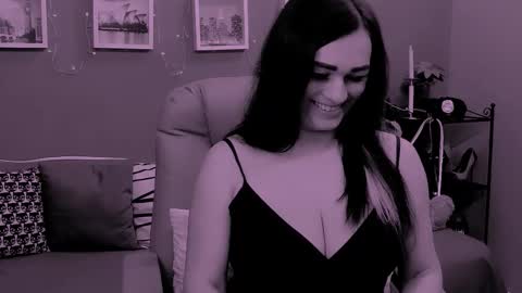 The Queen online show from February 28, 12:36 am