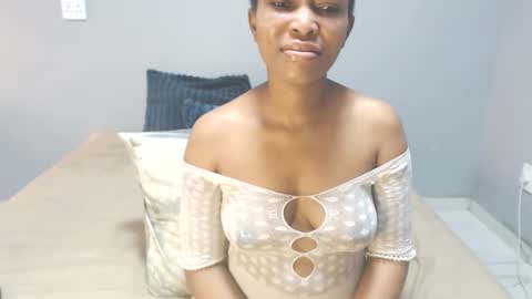 Snapshot of chantel87_ chatting on September 12, 7:32 am chantel87_ online show from September 12, 7:32 am