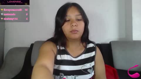 Snapshot of charis_21 chatting on January 27, 5:37 pm charis 2 online show from January 27, 5:37 pm
