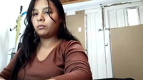 Snapshot of charis_21 chatting on January 16, 8:57 pm charis 2 online show from January 16, 8:57 pm