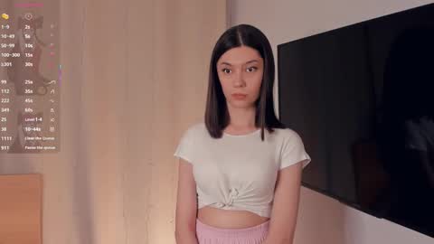 Yumi online show from March 3, 9:55 pm