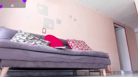 Snapshot of charlize_legs_ chatting on September 14, 3:13 pm Charlize online show from September 14, 3:13 pm