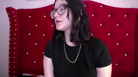 Snapshot of charlotte1_ls chatting on February 13, 1:40 am charlotte1_ls online show from February 13, 1:40 am