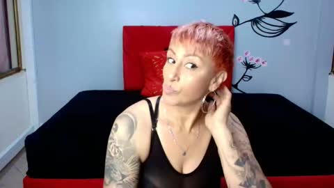 CHARLOTTE GRAY online show from October 18, 12:31 pm