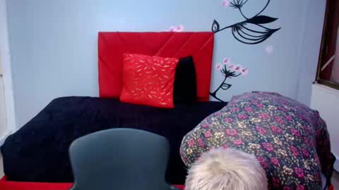 CHARLOTTE GRAY online show from October 21, 12:21 pm