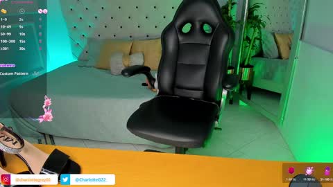 Snapshot of charlotte__grey chatting on February 12, 1:52 am charlotte grey online show from February 12, 1:52 am