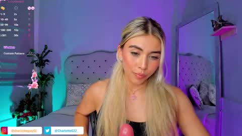 Snapshot of charlotte__grey chatting on February 21, 11:43 pm charlotte grey online show from February 21, 11:43 pm