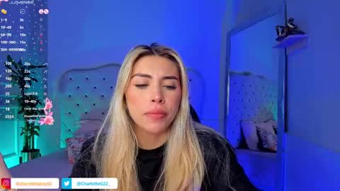 Snapshot of charlotte__grey chatting on March 7, 7:38 pm charlotte grey online show from March 7, 7:38 pm
