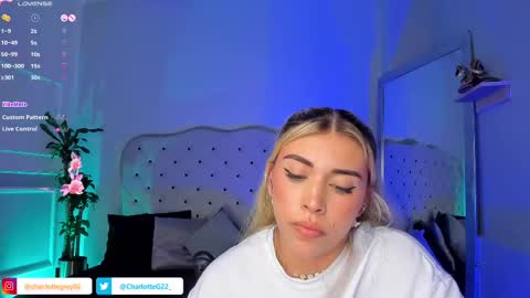 Snapshot of charlotte__grey chatting on March 5, 2:25 am charlotte grey online show from March 5, 2:25 am